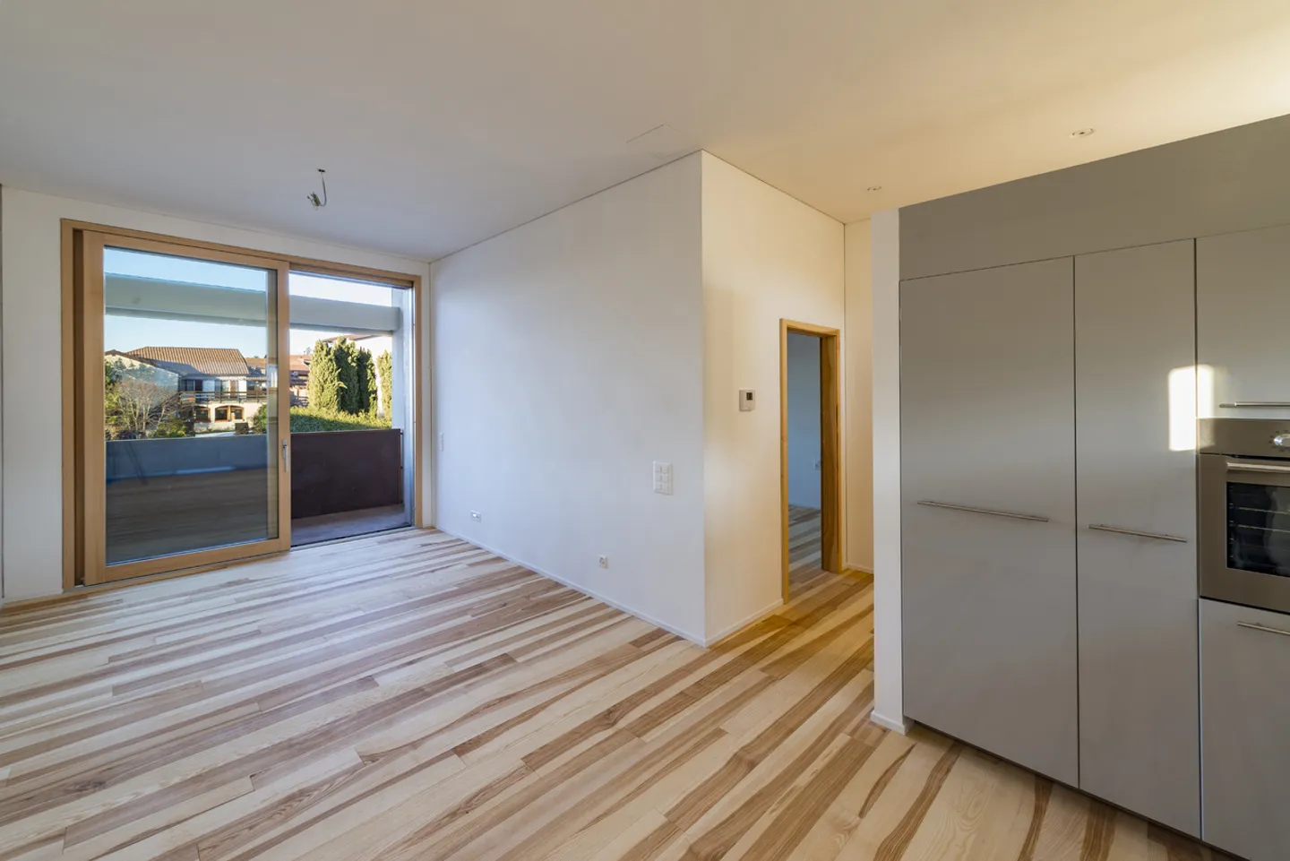 HELLER ZWEI-ZIMMER-APARTMENT ARZO - Foto 5 von 7