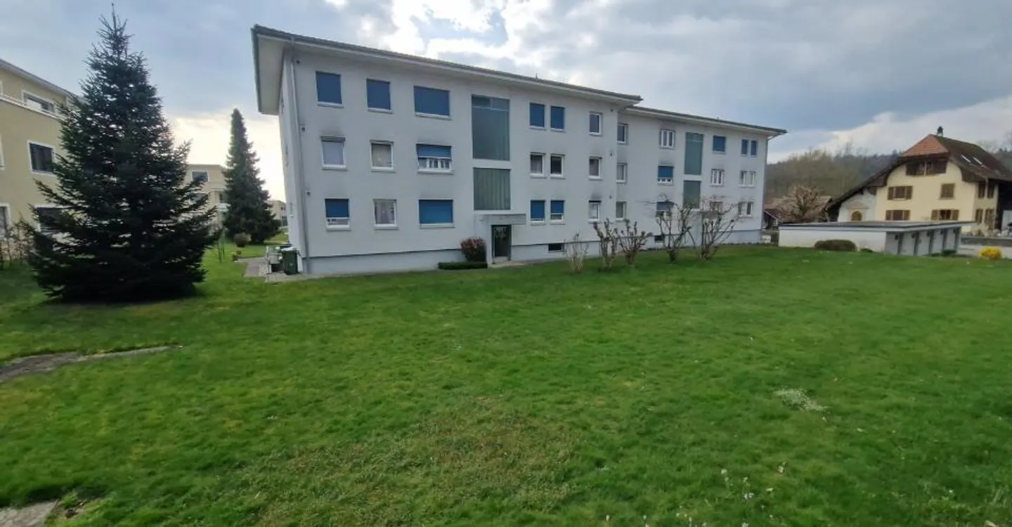 Belle appartement rénové de 3 pièces avec balcon et vue sur le jardin à Roggwil - Photo 6 sur 6