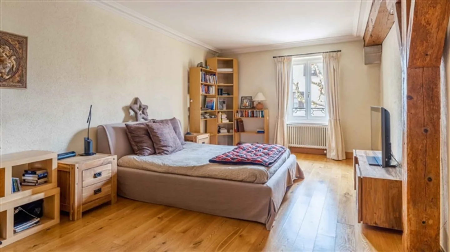 Bâtiment magnifique avec piscine - Photo 9 sur 10