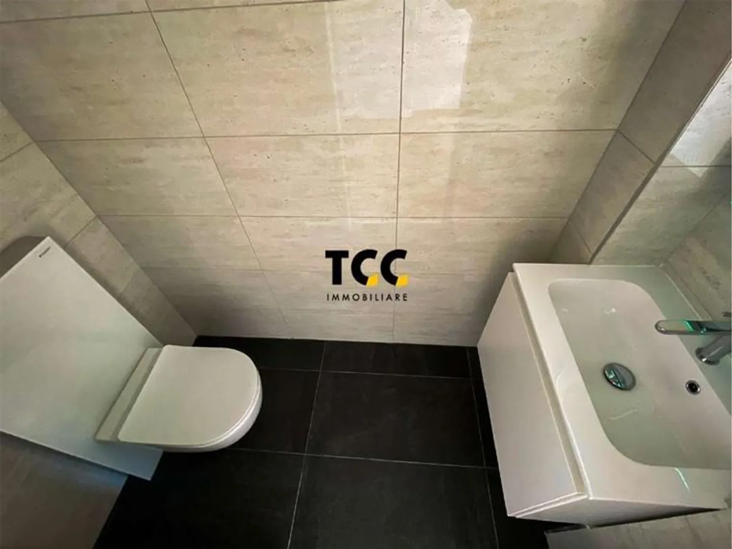 Apartments with rooftop lake view - Cassarate - Photo 2 of 22