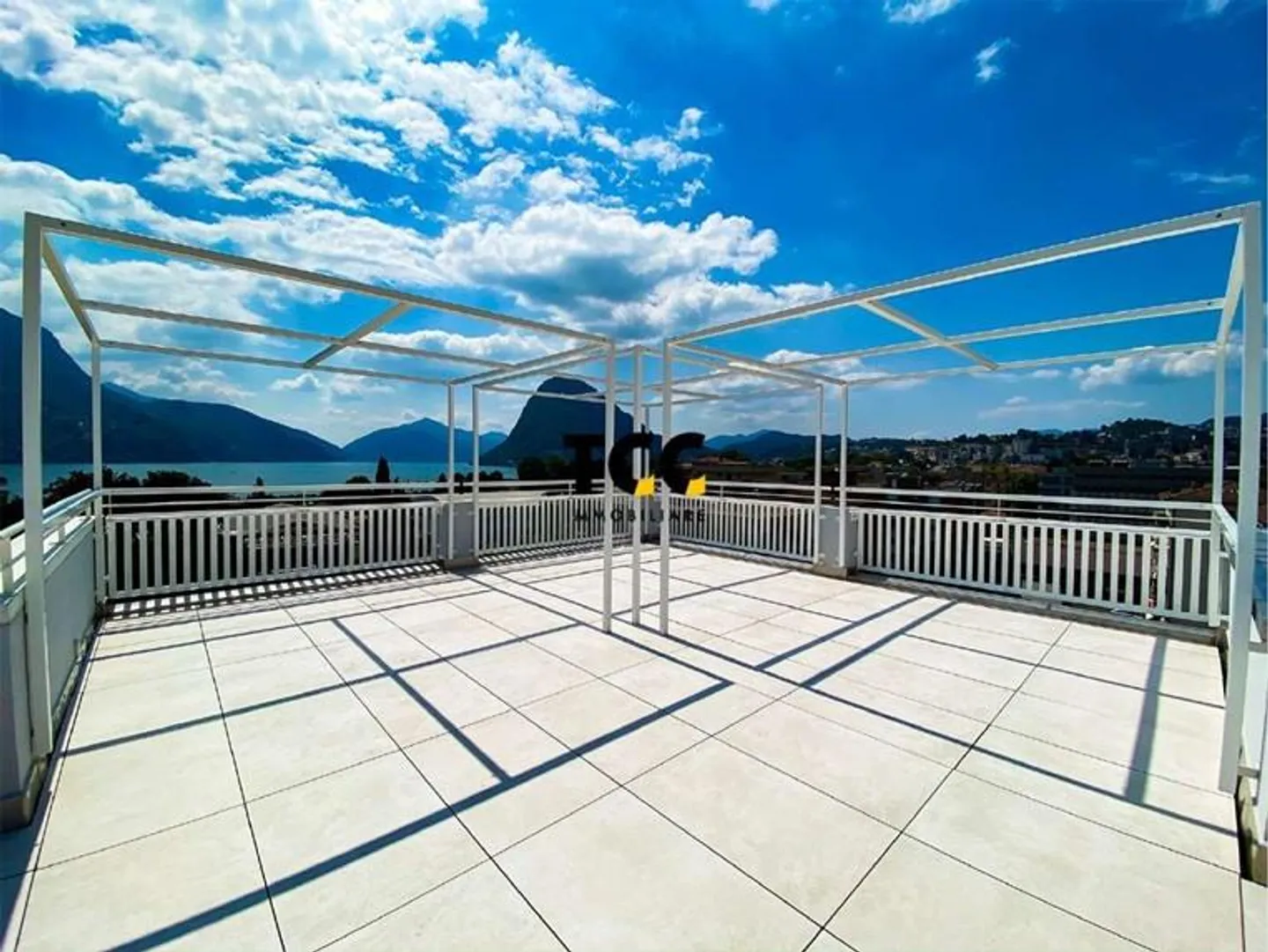 Apartments with rooftop lake view - Cassarate - Photo 12 of 22