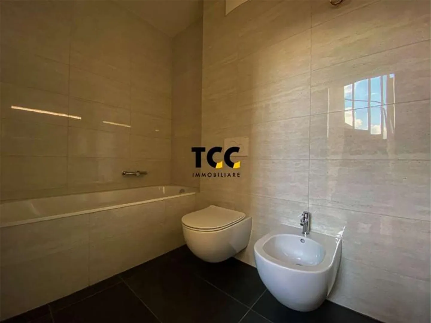 Apartments with rooftop lake view - Cassarate - Photo 16 of 22