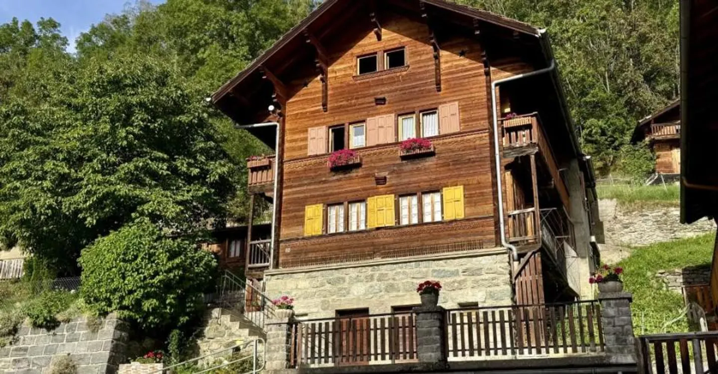 Charming duplex of 5.5 rooms in Hérémence, 118 m² - Photo 1 of 7
