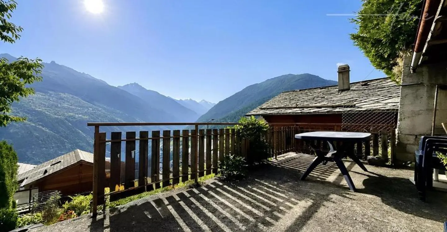 Charming duplex of 5.5 rooms in Hérémence, 118 m² - Photo 2 of 7