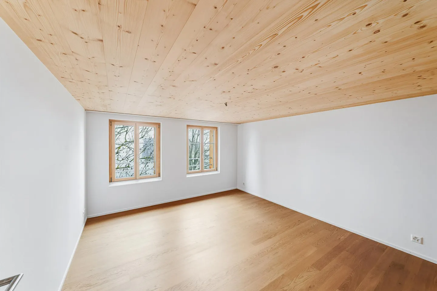 Maison individuelle entièrement rénovée de 4,5 pièces avec appartement de 2,5 pièces - Photo 8 sur 17