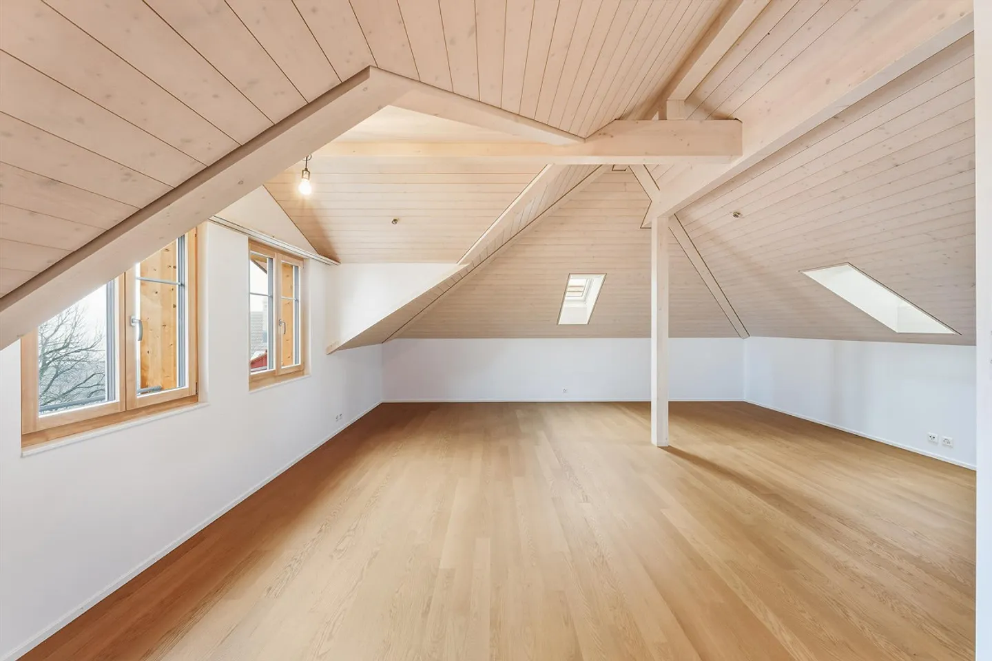 Maison individuelle entièrement rénovée de 4,5 pièces avec appartement de 2,5 pièces - Photo 12 sur 17