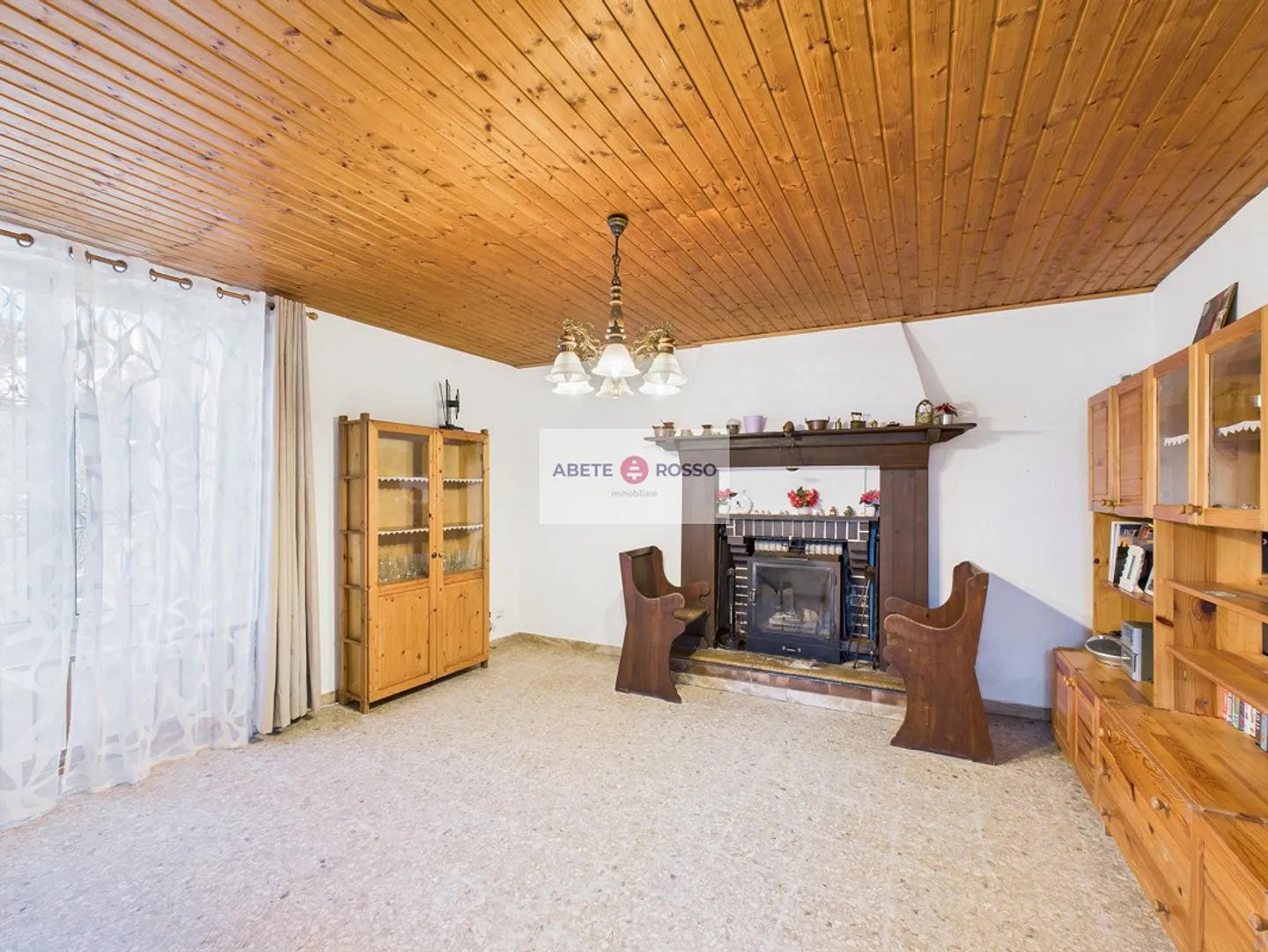 Casa familiare con terreno - Foto 3 di 16