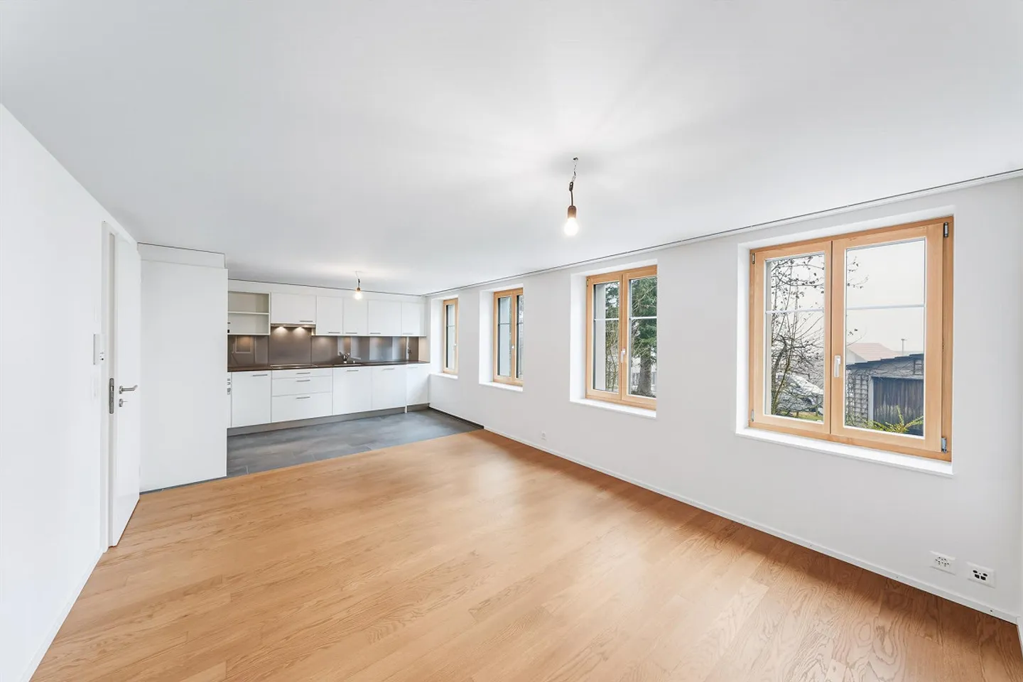 Maison individuelle entièrement rénovée de 4,5 pièces avec appartement de 2,5 pièces - Photo 13 sur 17