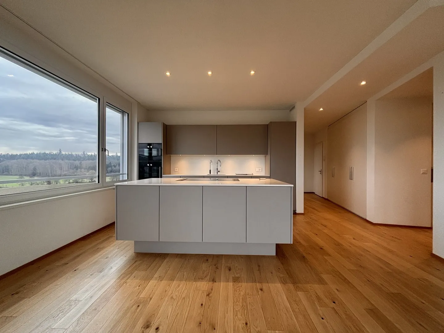 Exklusives Wohnen über den Dächern von Lohn - Foto 1 von 11