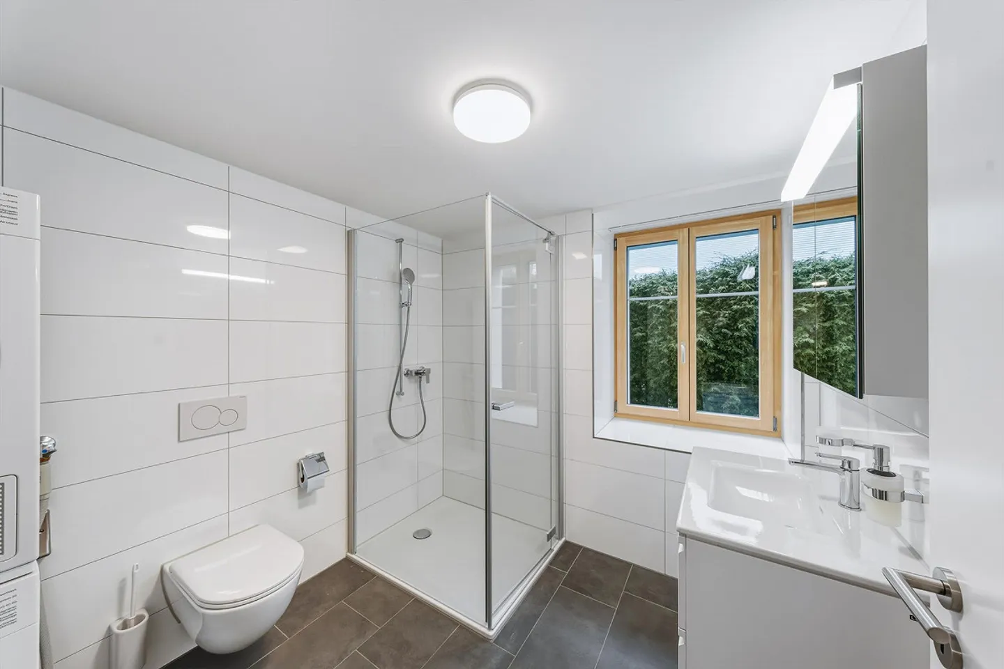 Maison individuelle entièrement rénovée de 4,5 pièces avec appartement de 2,5 pièces - Photo 16 sur 17