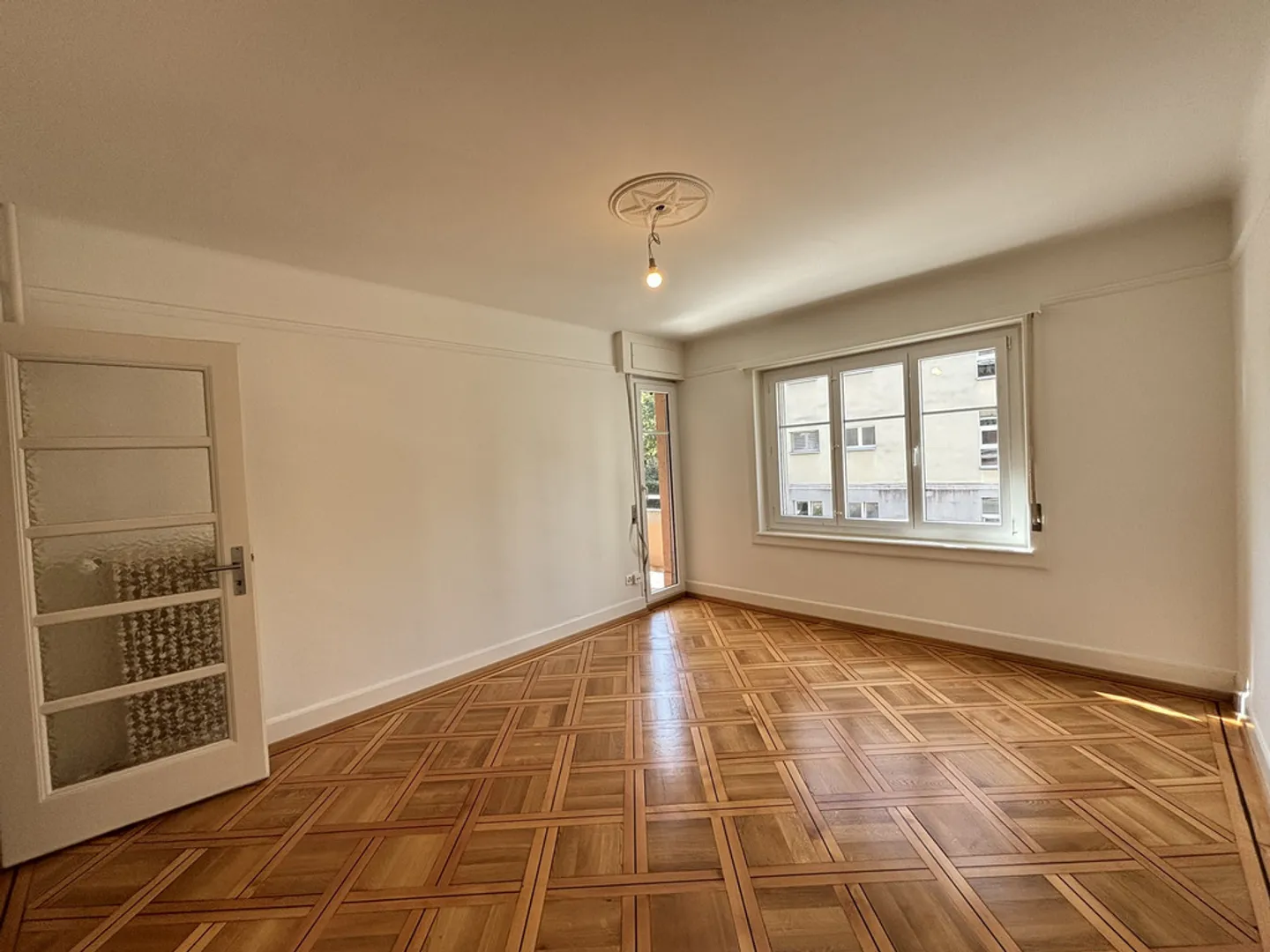 Apartment for rent - Photo 2 of 6