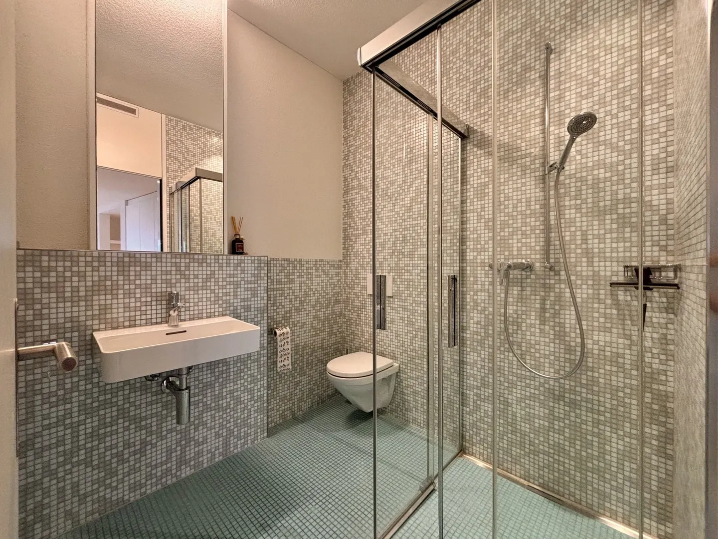 Exklusives Wohnen über den Dächern von Lohn - Foto 8 von 11