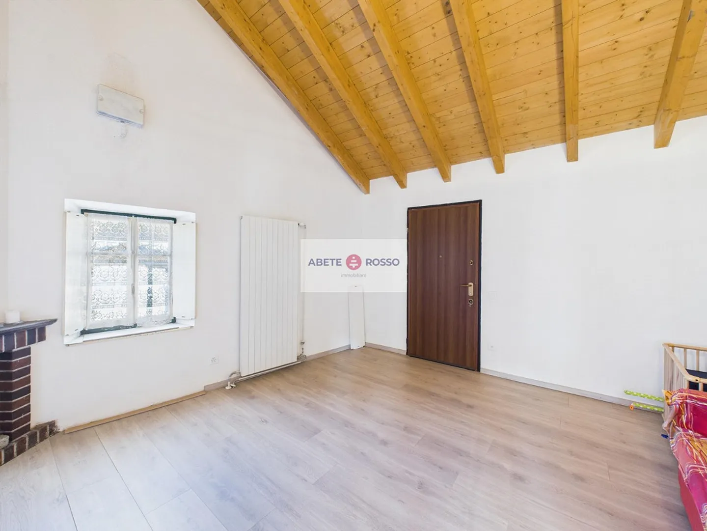 Casa familiare con terreno - Foto 9 di 16