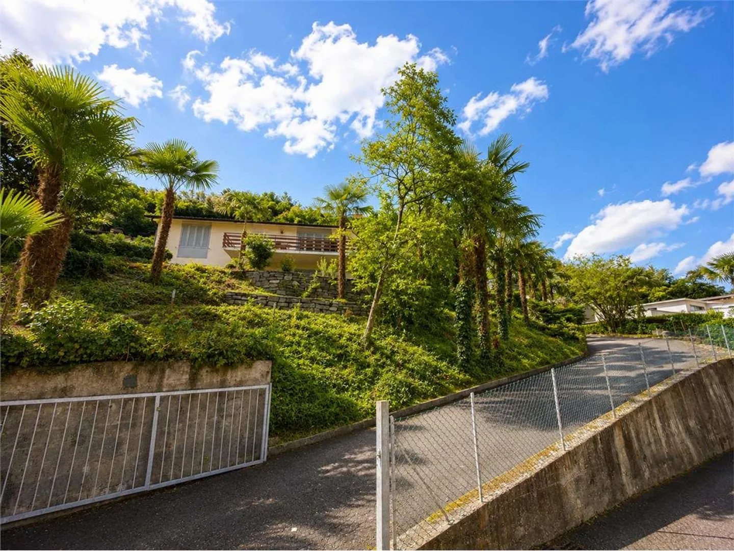 Casa bifamiliare con vista libera e grande potenziale di sviluppo - Foto 6 di 13
