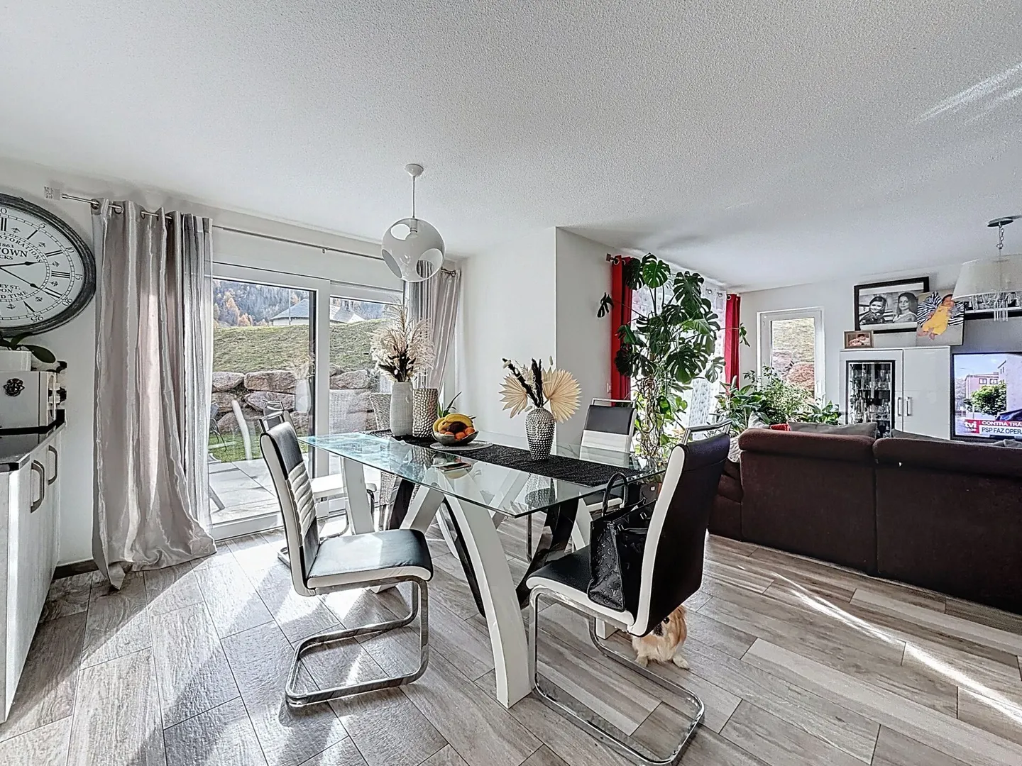 Geräumige und helle 3,5-Zimmer-Wohnung in Orsières - Foto 4 von 8