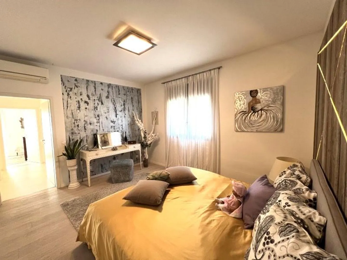 Elegant penthouse, large sunny terrace with lake view - Photo 8 of 13