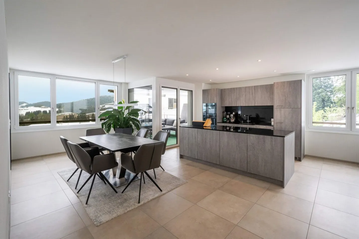 Appartamento moderno in una posizione tranquilla con vista fantastica - Foto 2 di 13