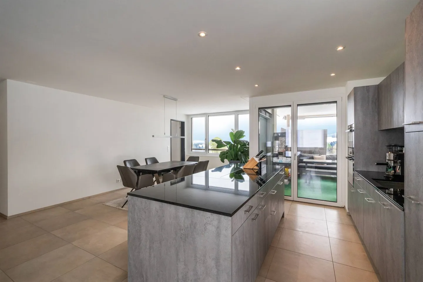 Appartamento moderno in una posizione tranquilla con vista fantastica - Foto 5 di 13