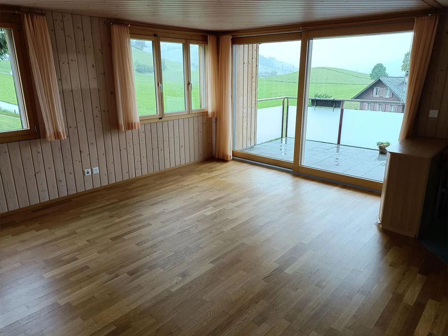Appartamento luminoso di 3.5 locali con standard di proprietà - Foto 2 di 7