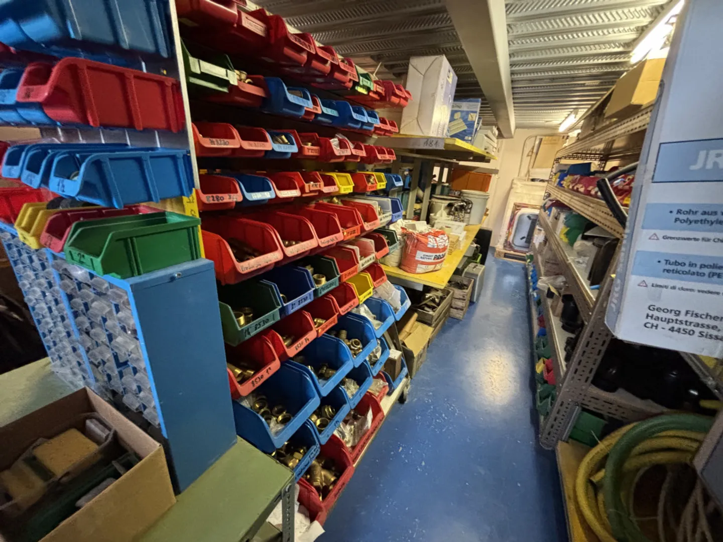 OPPORTUNITY FOR TAKEOVER - SANITARY, HEATING & SOLAR COMPANY IN PUIDOUX - Photo 6 of 12