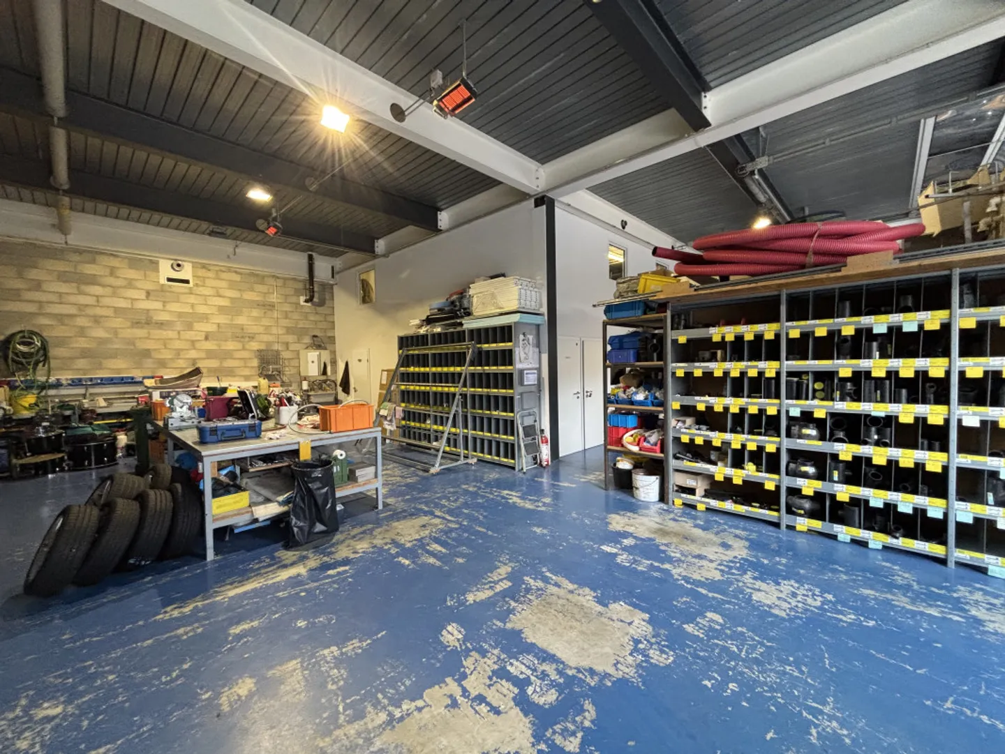 OPPORTUNITY FOR TAKEOVER - SANITARY, HEATING & SOLAR COMPANY IN PUIDOUX - Photo 9 of 12