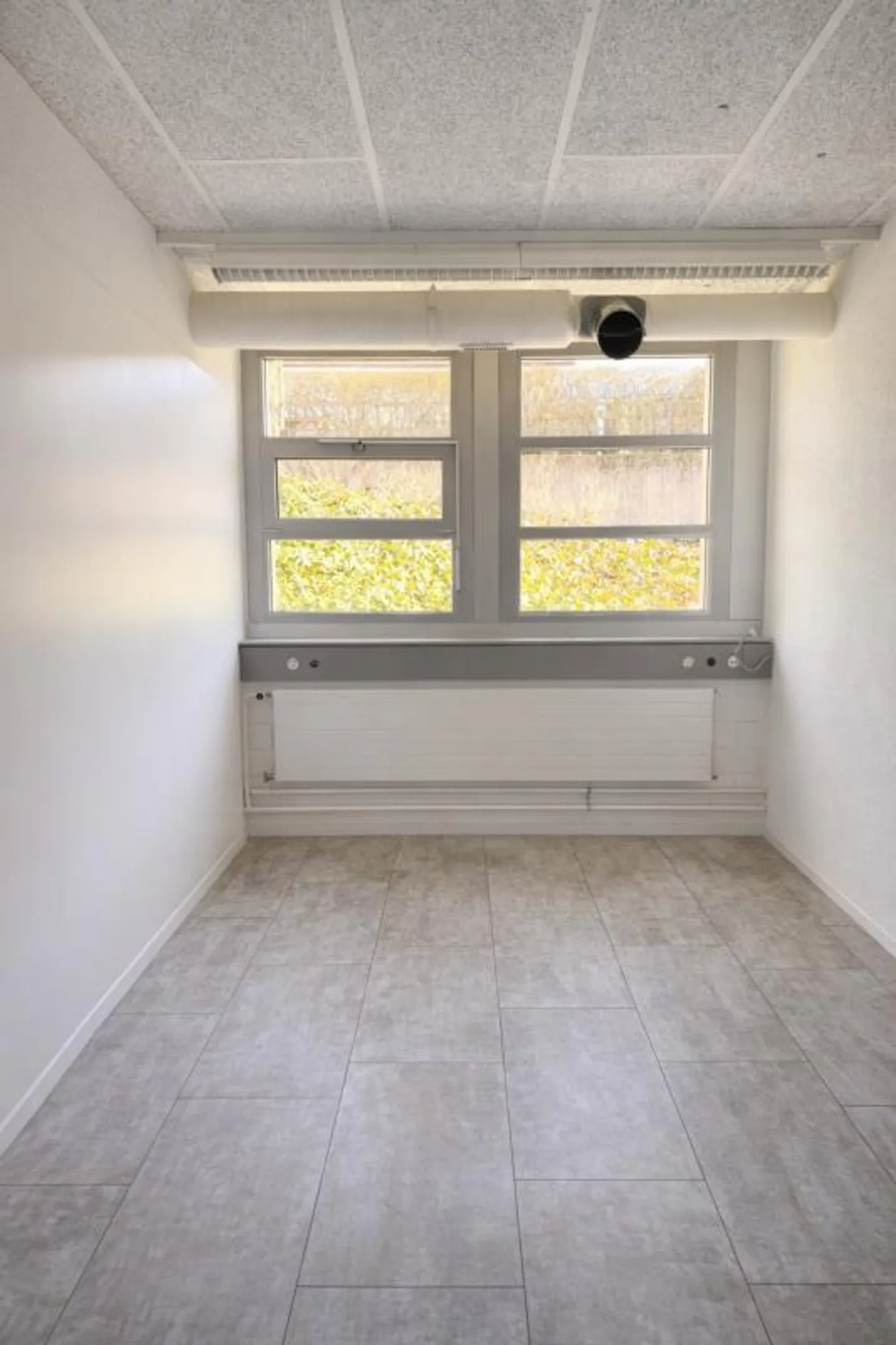 Espace de bureau au 1er sous-sol avec aménagement flexible des pièces - Photo 5 sur 6