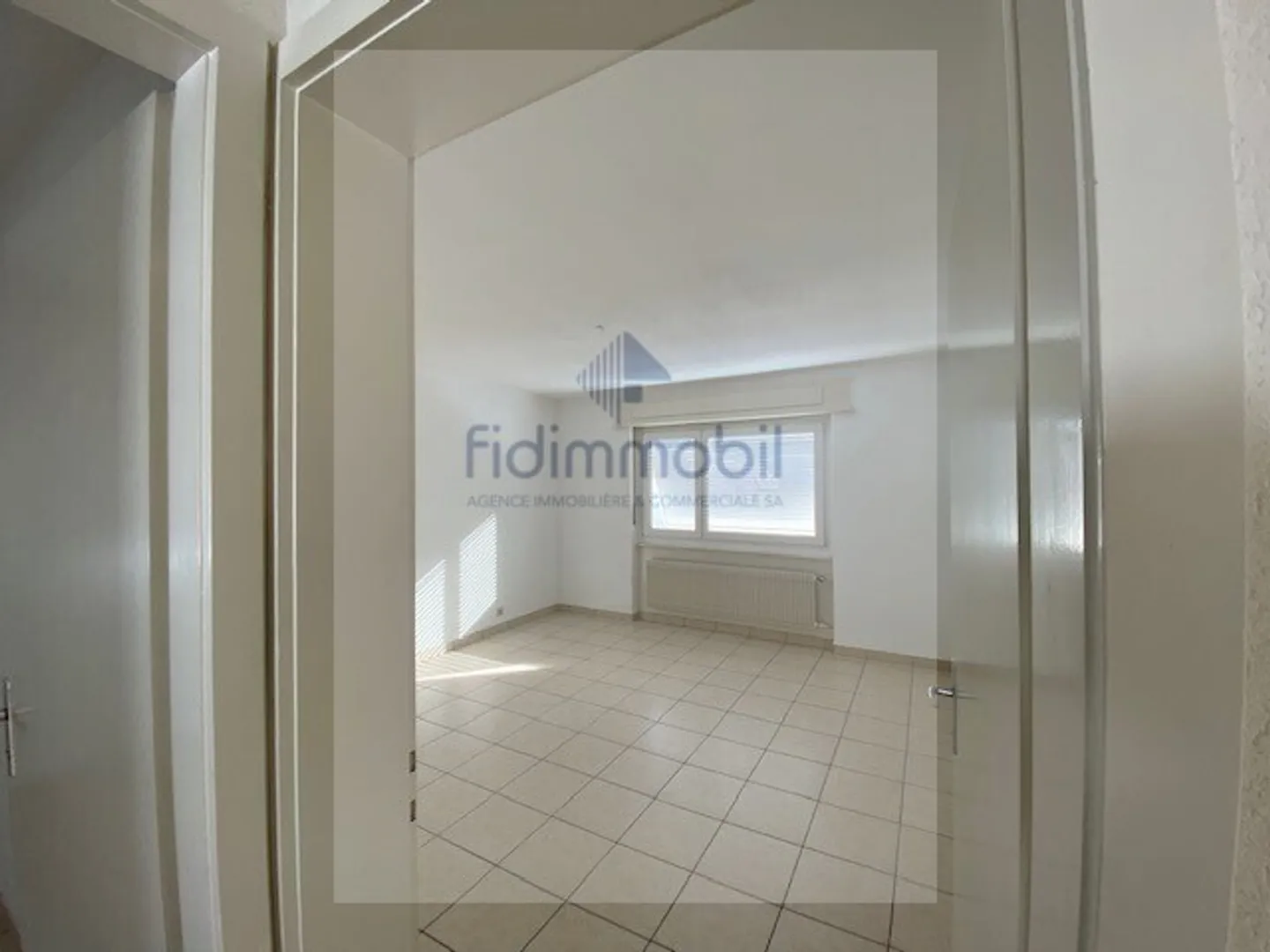 Charmantes Familienhaus mit Garten - Foto 3 von 6