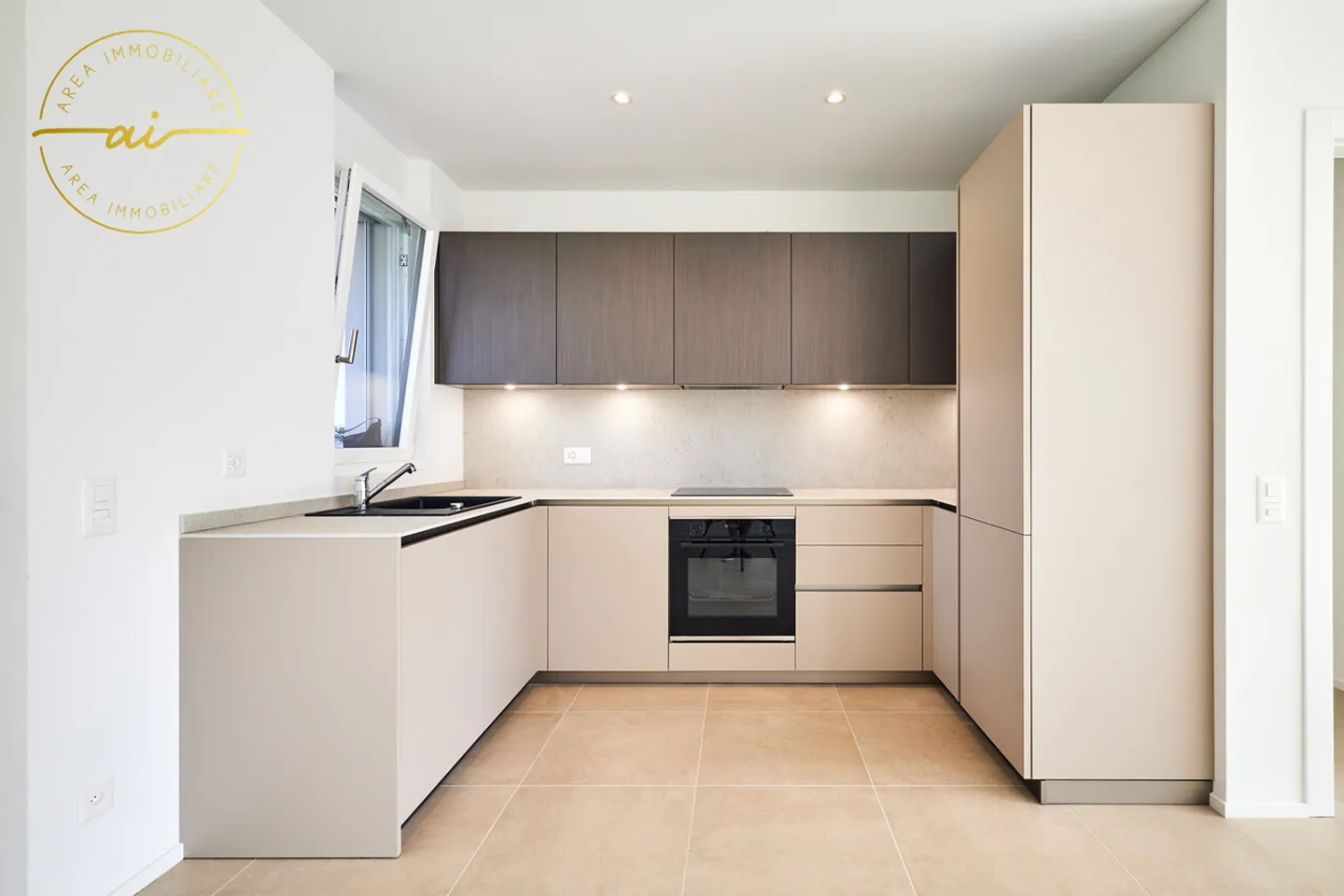 3,5-ZIMMER-WOHNUNG MIT WUNDERSCHÖNER TERRASSE IN BALERNA - Foto 4 von 5