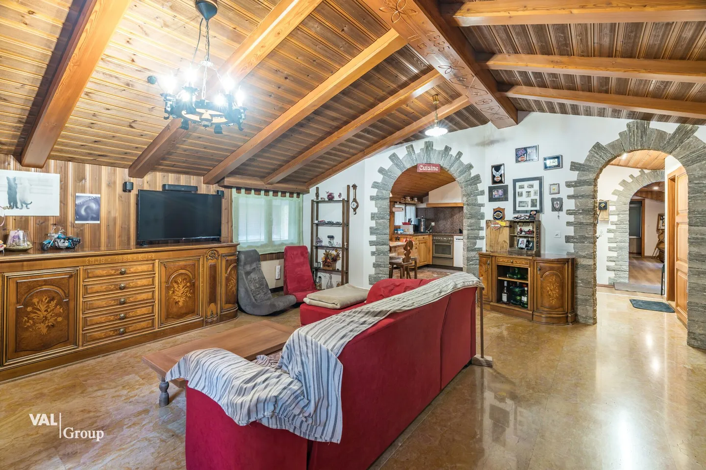 Charmantes Wohn- / Geschäftshaus in Gondo - vielseitig nutzbar und ruhig gelegen - Foto 2 von 11