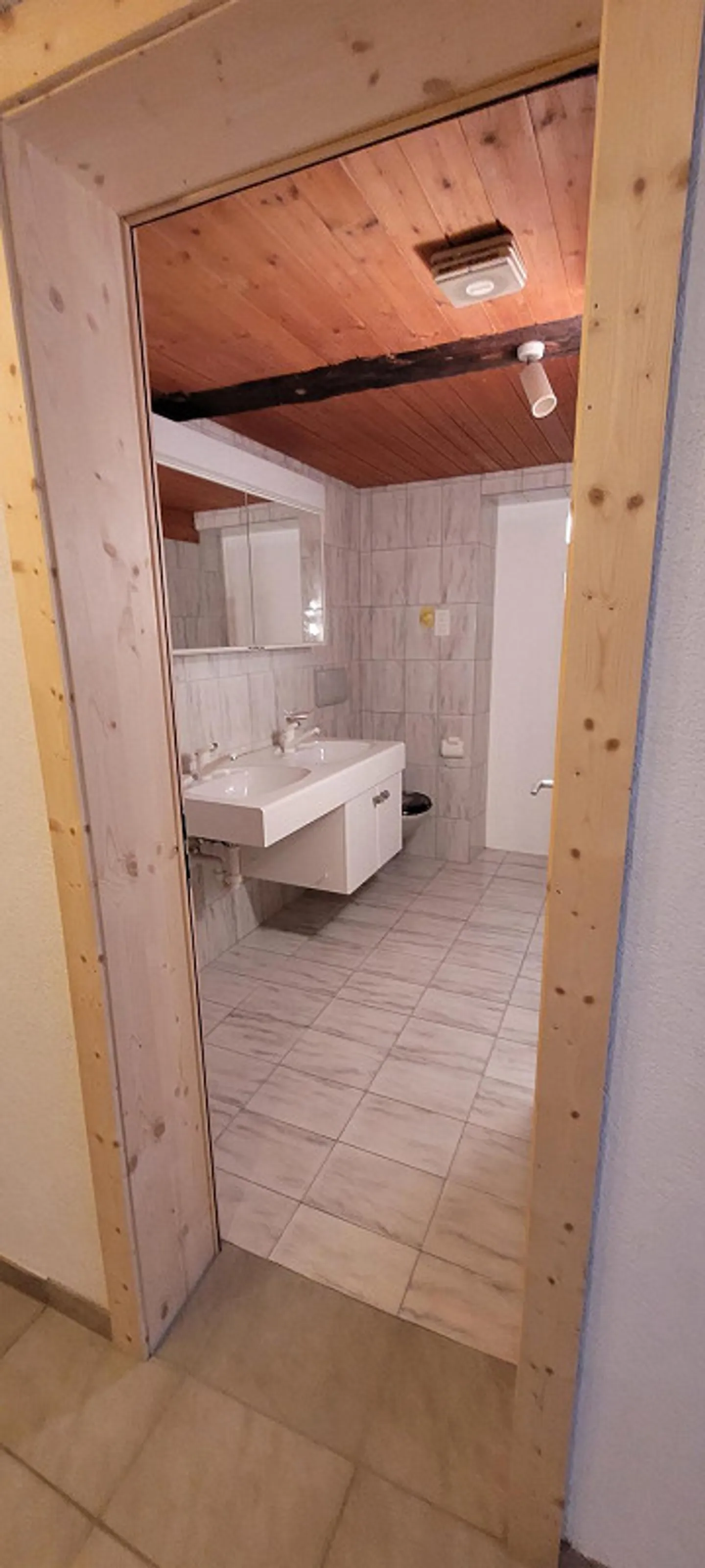 Maison individuelle de 3,5 pièces avec charme et vue sur le Katzenburg - Photo 5 sur 8