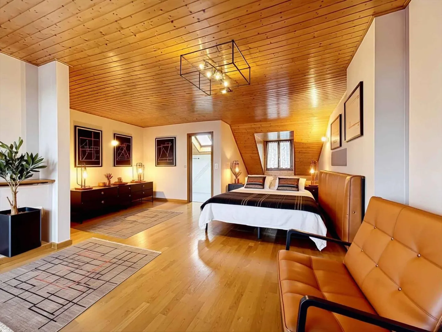 Casa a schiera con potenziale in un ambiente residenziale e familiare - Foto 2 di 9