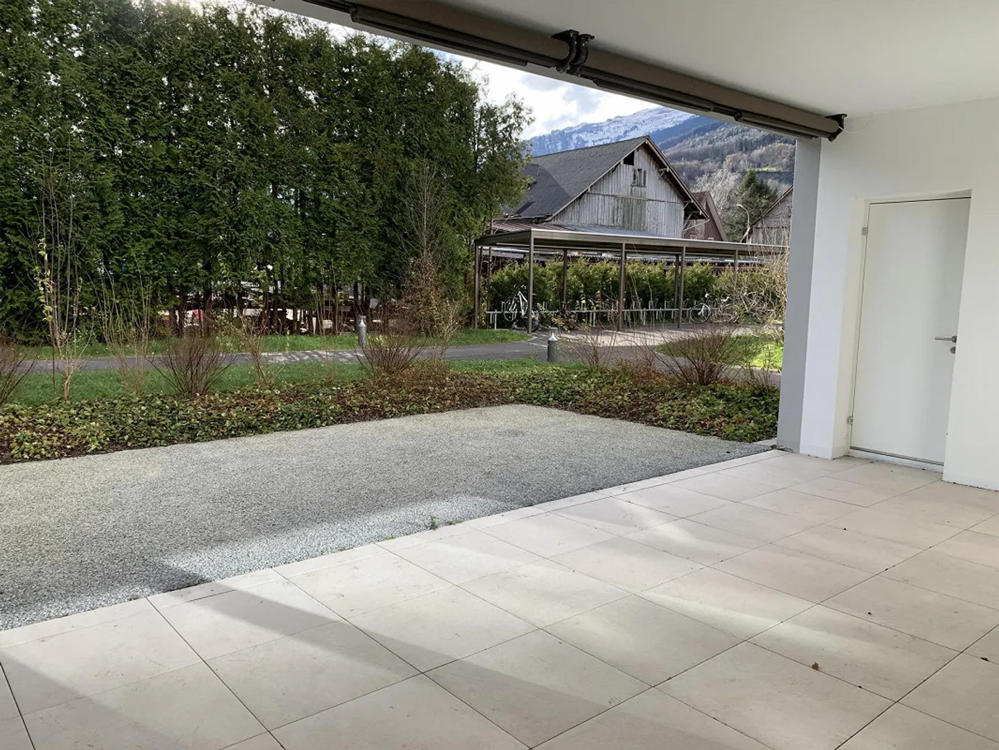 Attractive, Modern Ground Floor Apartment - Photo 11 of 11