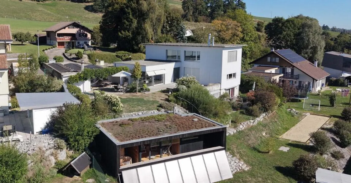 Familienhaus mit Wellnessbereich - Foto 1 von 10