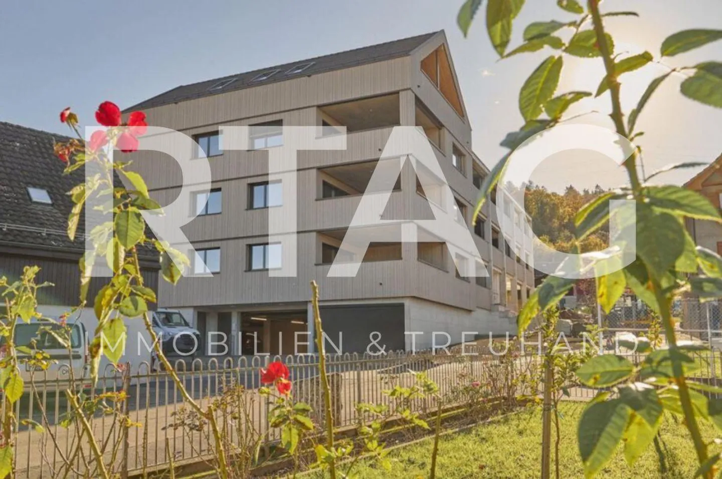 2.5 Room Apartment - Photo 1 of 13