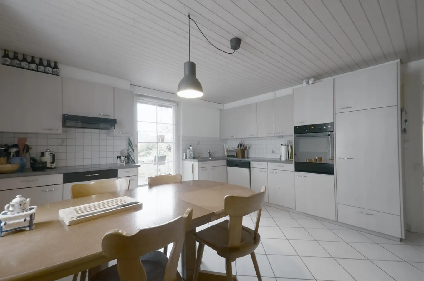 Cozy old apartment in the middle of Buch am Irchel - Photo 3 of 12