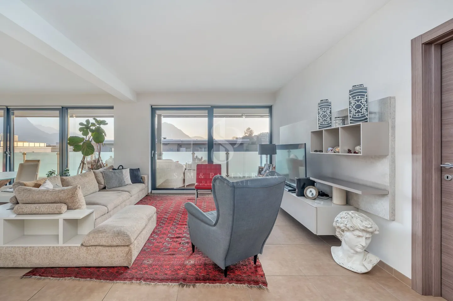 Sonnige Penthouse in der Stadt - Foto 8 von 17