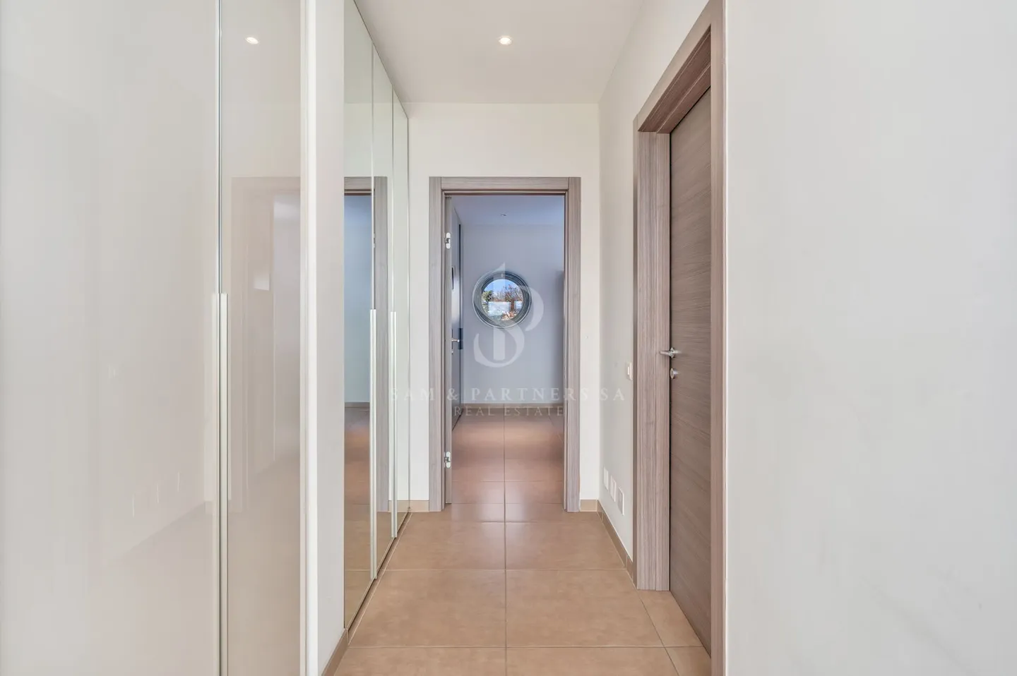 Sonnige Penthouse in der Stadt - Foto 17 von 17