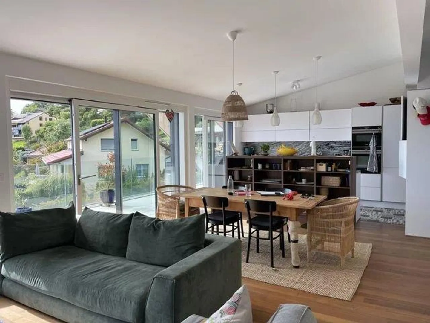 Magnifique Appartement avec Vue Lac - Photo 2 sur 6
