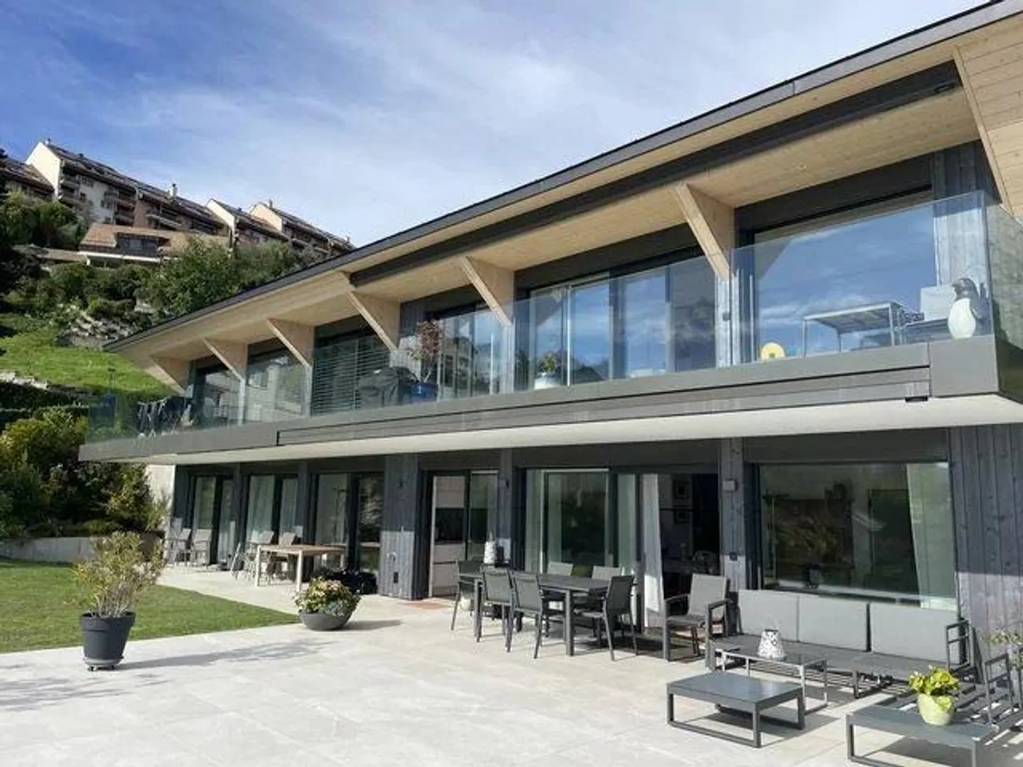 Magnifique Appartement avec Vue Lac - Photo 1 sur 6