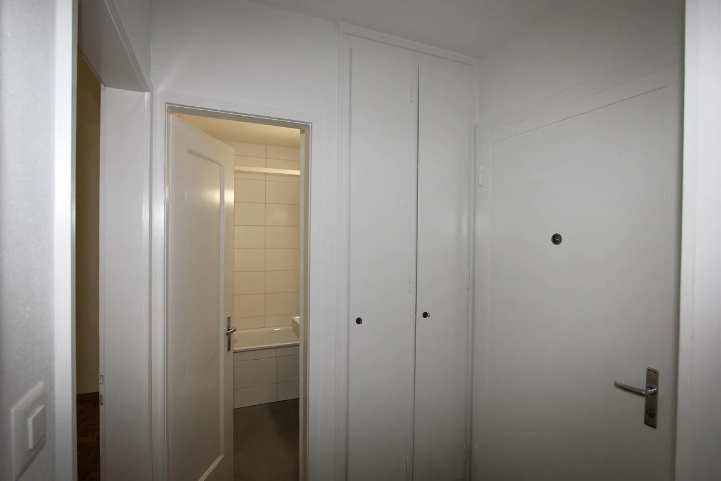 Charming 2.0-room apartment with balcony for rent in Bürenpark! - Photo 4 of 7