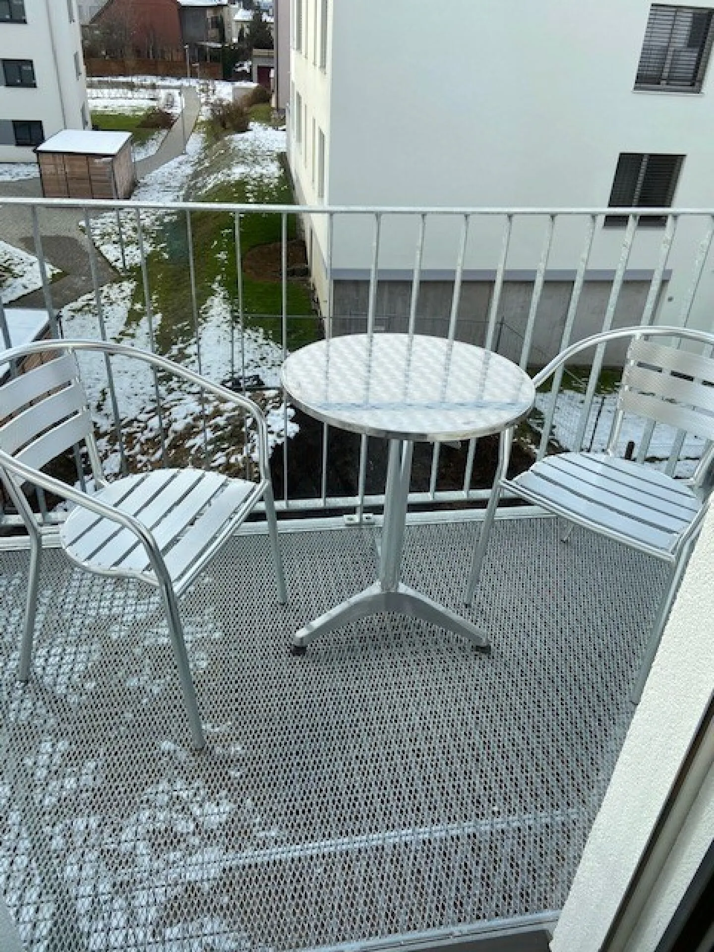 Charmant appartement meublé avec balcon dans une petite résidence - Photo 6 sur 6