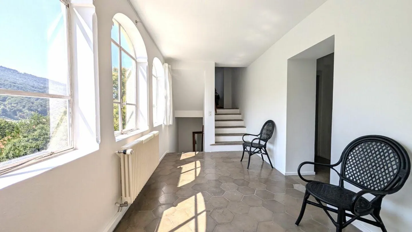 Charmantes Haus mit Wintergarten und Blick auf die Berge - Foto 10 von 15