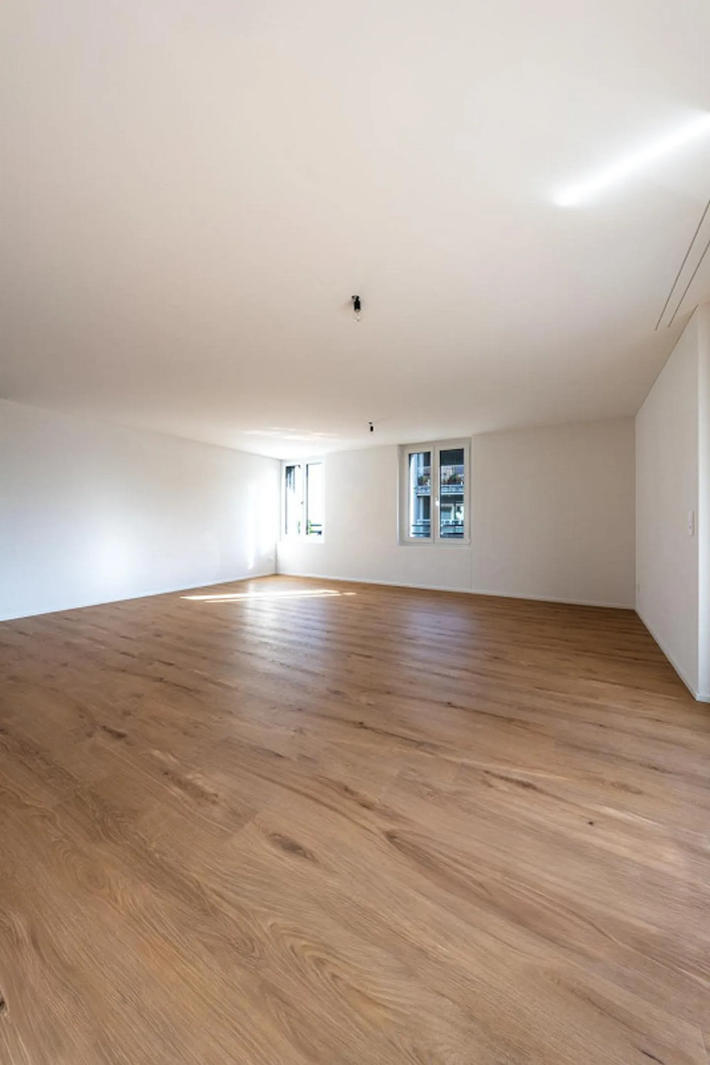 3.5-Room Apartment - Sunny, Spacious and with a View - Photo 13 of 13