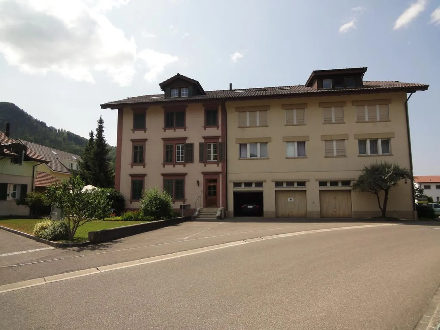 Geräumige Wohnung in Büsserach - Foto 1 von 8
