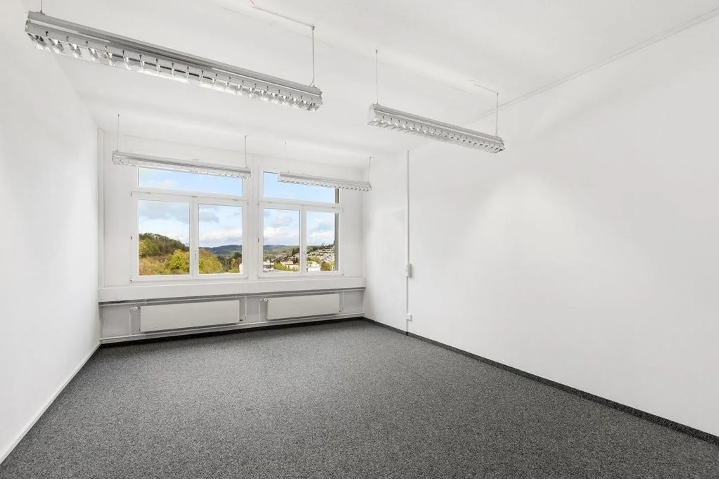 Disponible immédiatement - Espace de bureau dans un emplacement central ! - Photo 2 sur 6