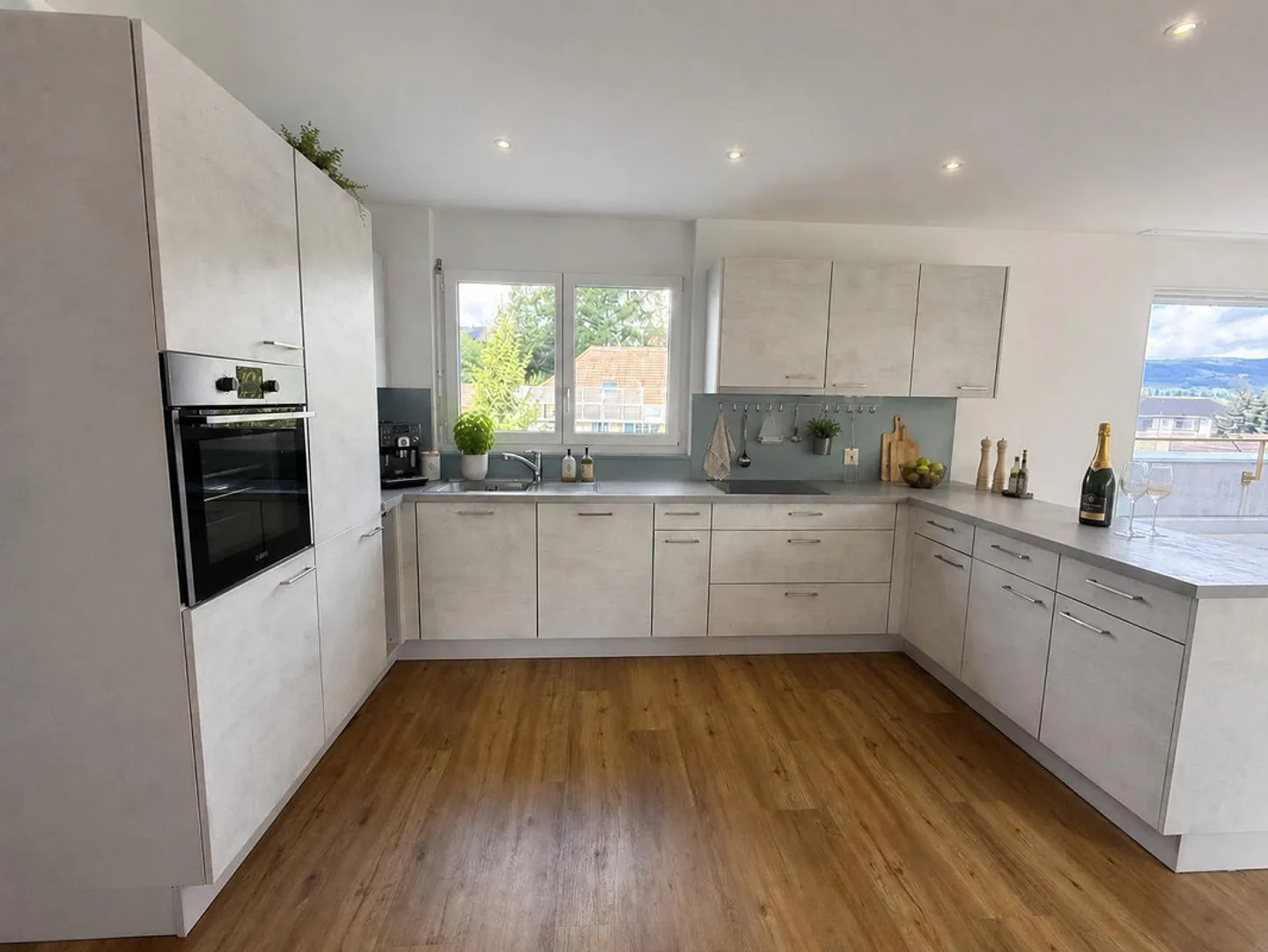 Moderne Attikawohnung mit Terrasse - Foto 4 von 13