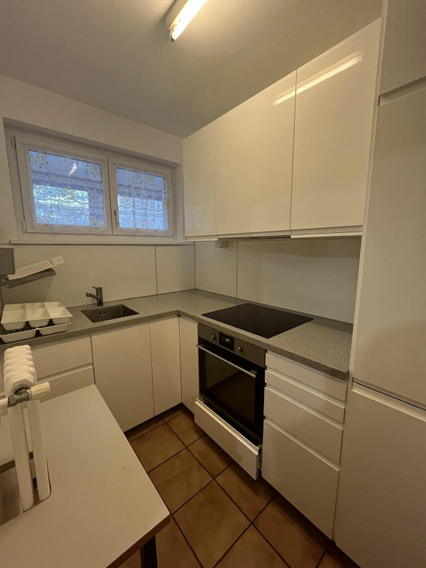 Quiet 2.5-room apartment in Agno / Second home possible - Photo 2 of 9