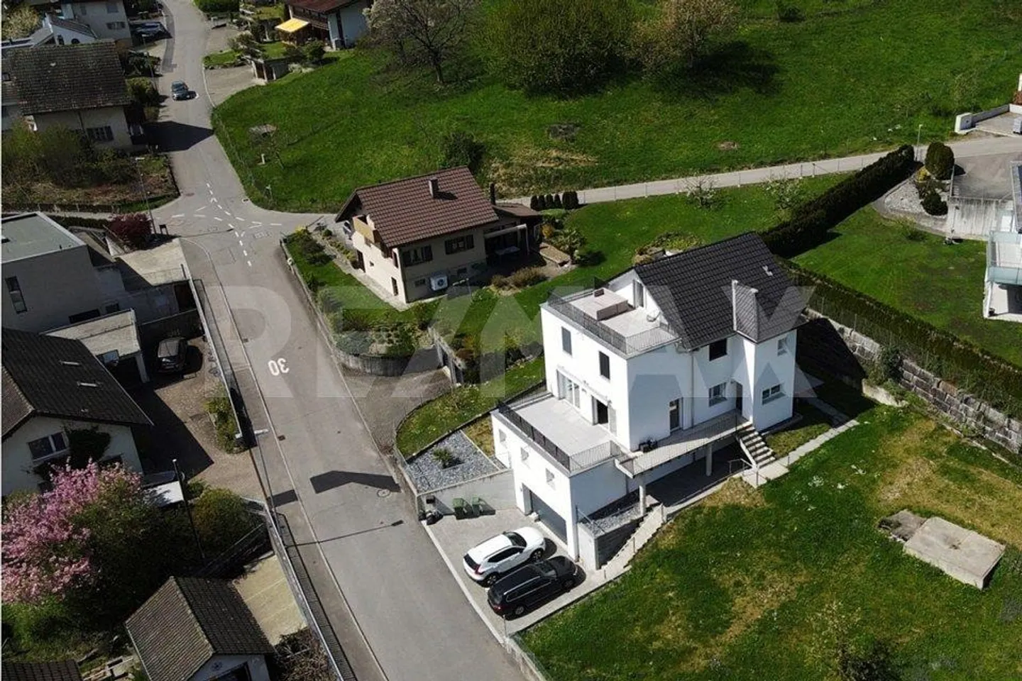 Casa unifamiliare moderna e soleggiata - Foto 1 di 13