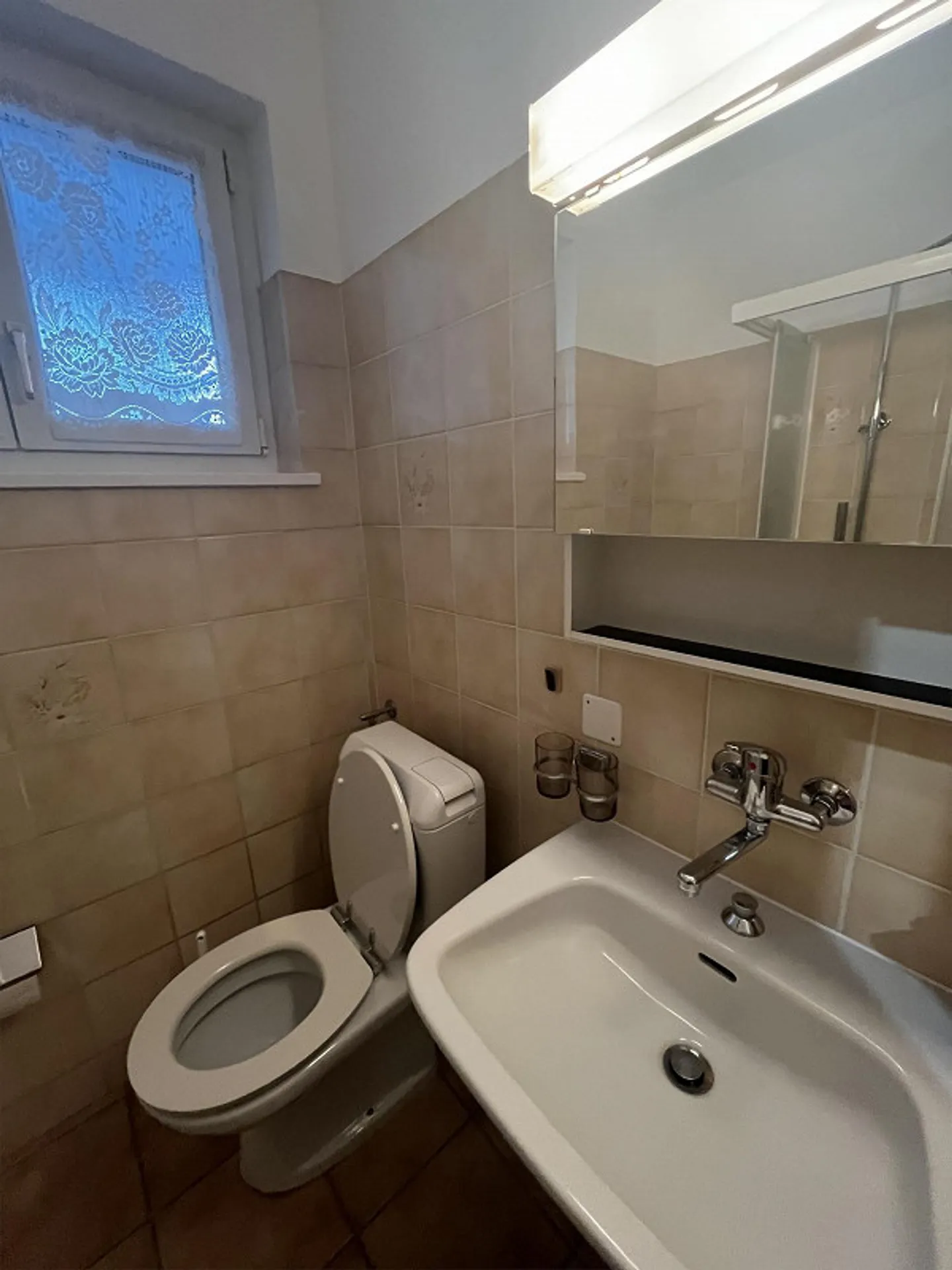 Quiet 2.5-room apartment in Agno / Second home possible - Photo 5 of 9