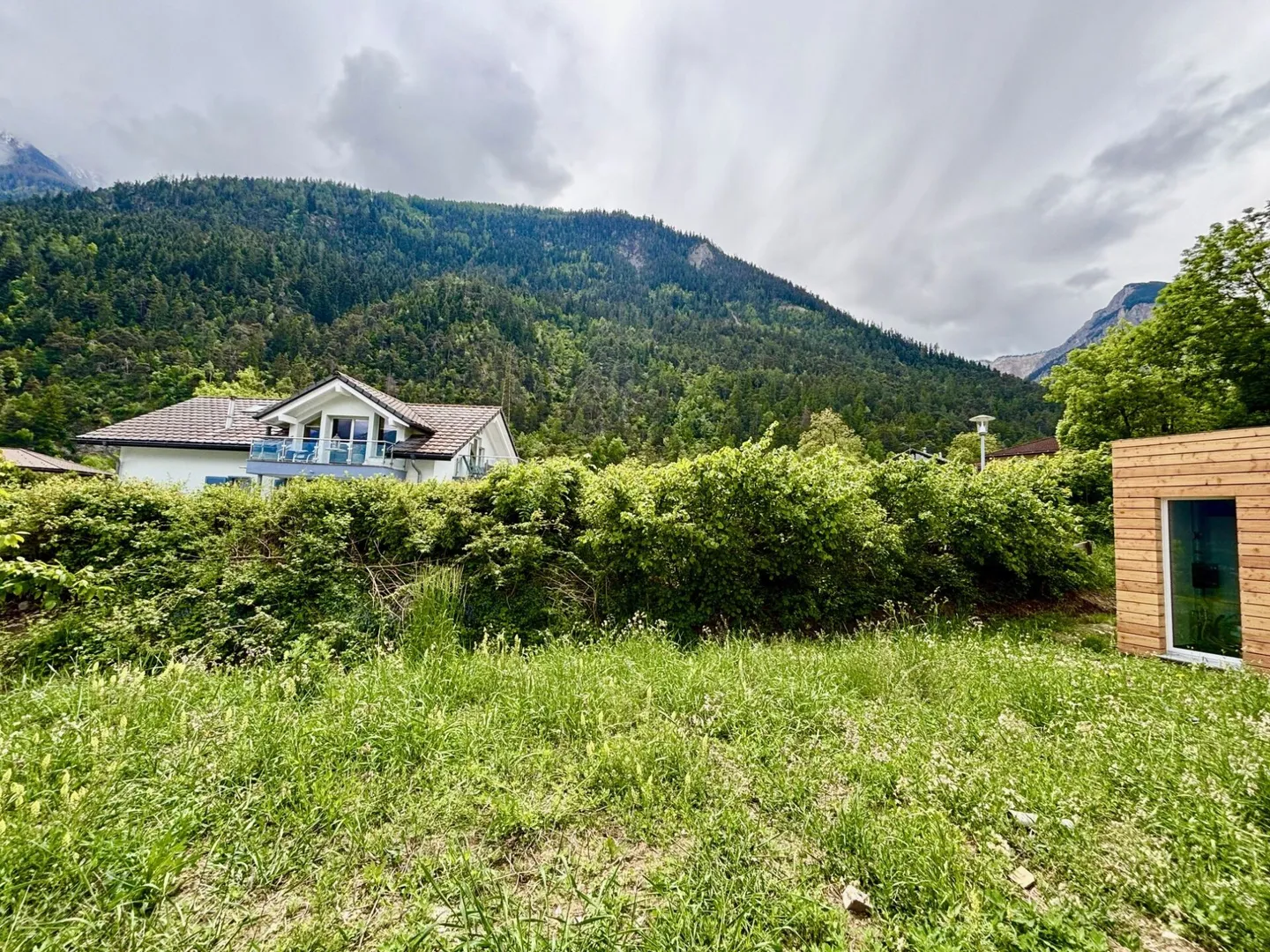 First occupancy with style: Single-family house new construction in Valais, top equipment - Photo 8 of 9